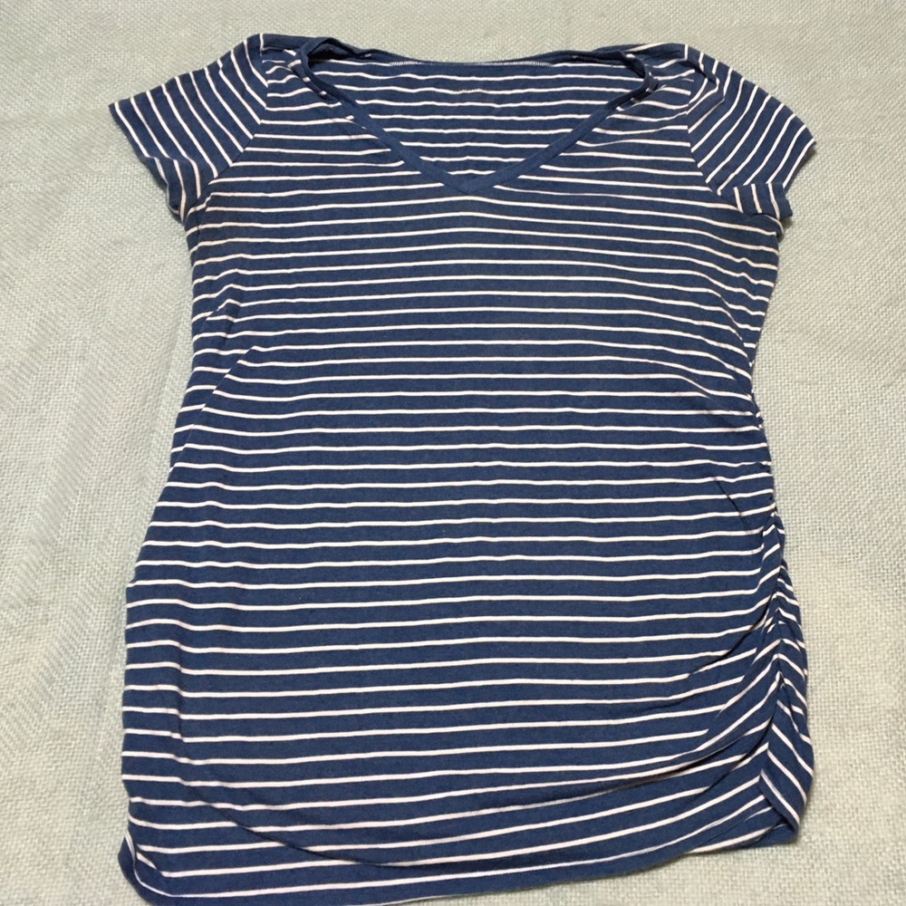 Motherhood Maternity v-neck t-shirt